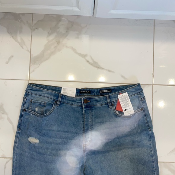 New Highrise Straight Leg Jeans With Lycra Spandex - Picture 15 of 16